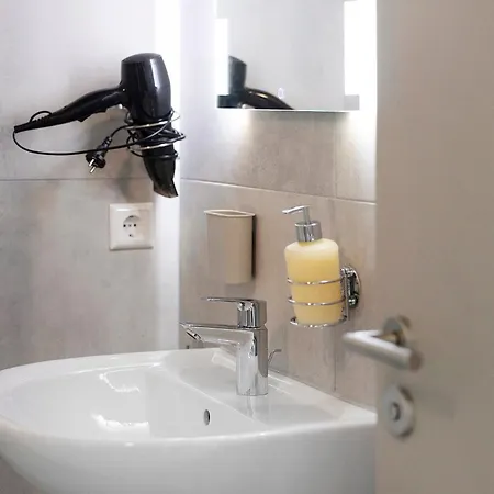 Boardinghouse27 Πανσιόν Dusslingen